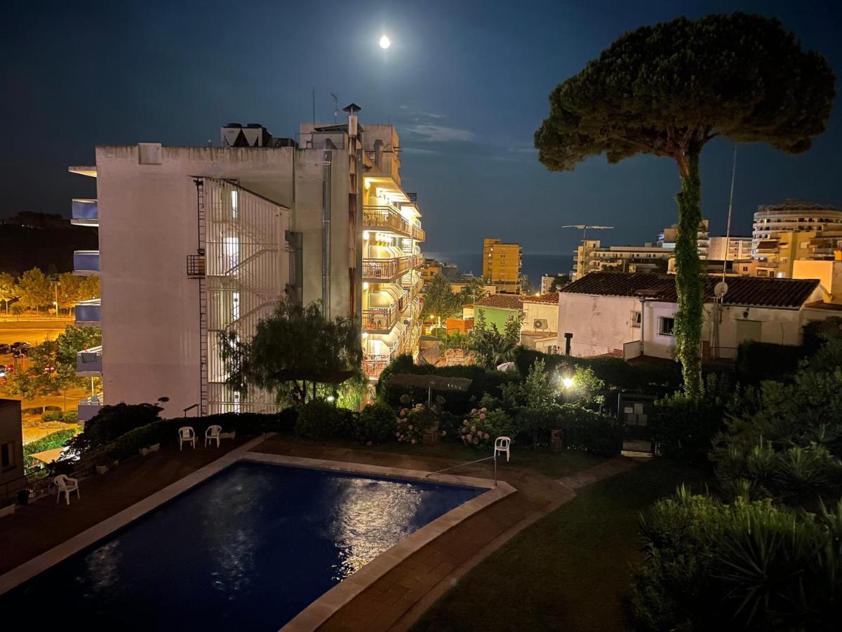 Nice Apartamen Lloret de Mar Exterior photo
