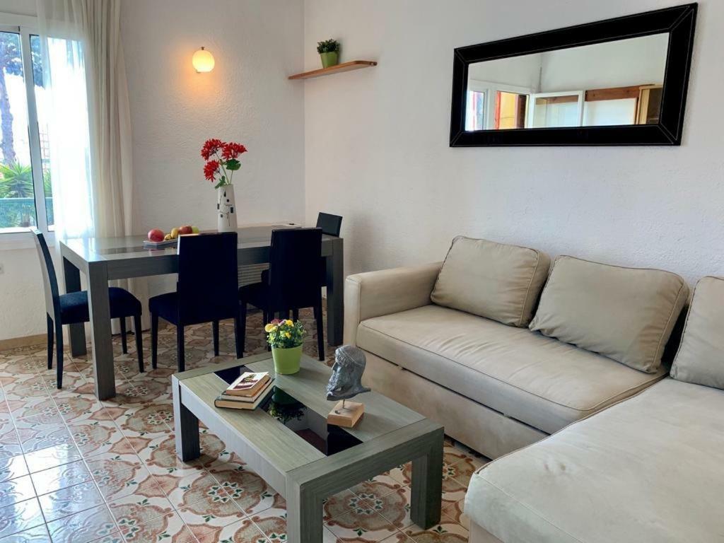 Nice Apartamen Lloret de Mar Exterior photo
